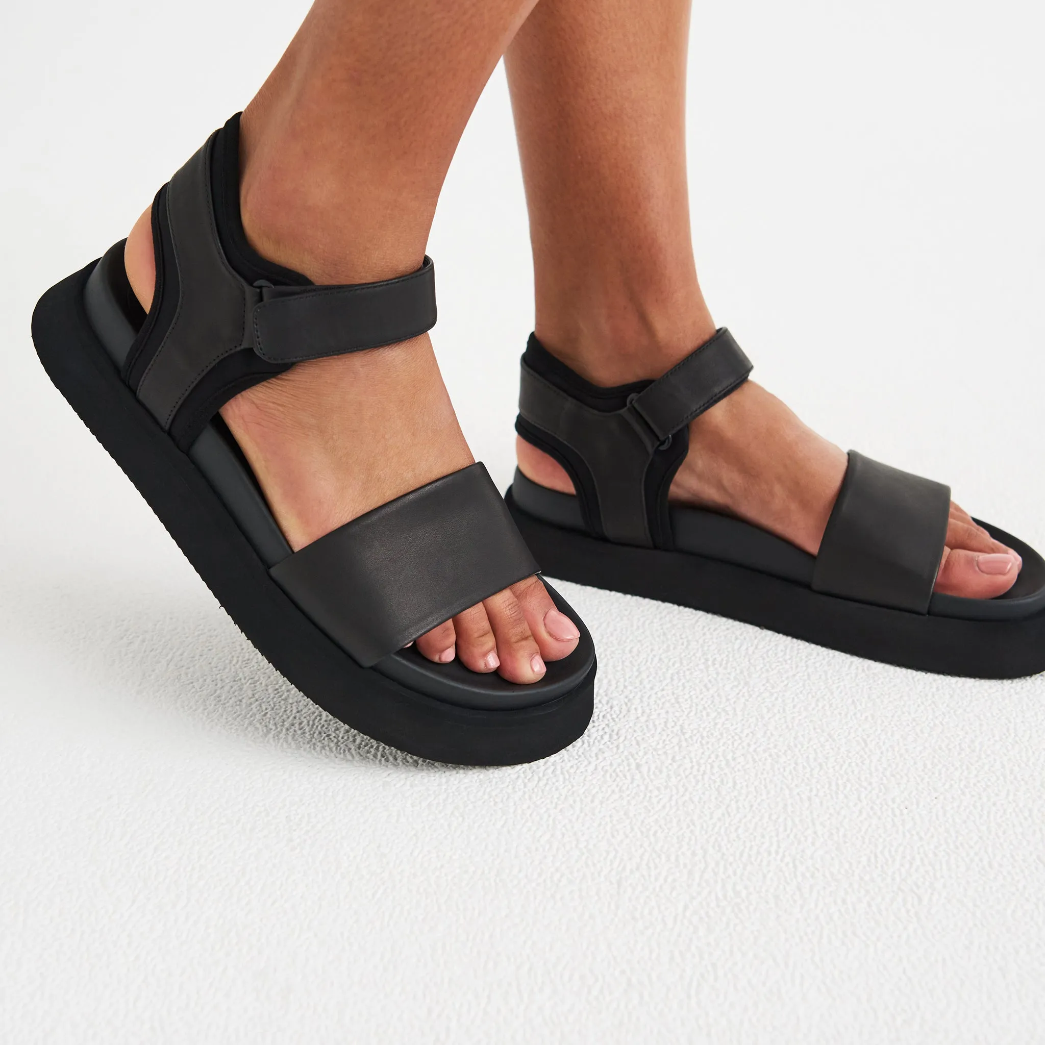 Acme Sandal All Black