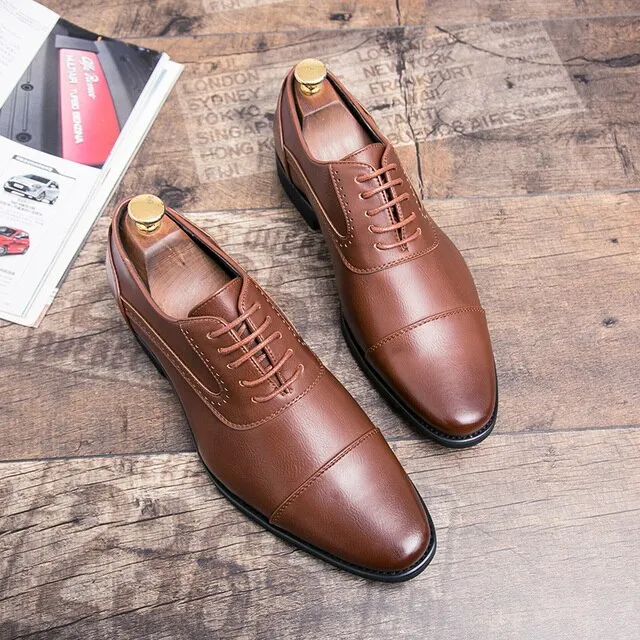 Solid Lace-Up Leather Brogue Shoes